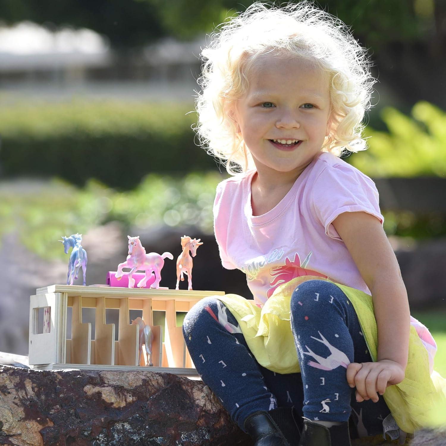 Juego de Establo de Madera Breyer con 6 Unicornio Stablemates