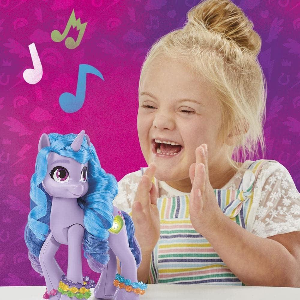 Pony Izzy Moonbow 20 cm con Luz y Sonido - Hasbro