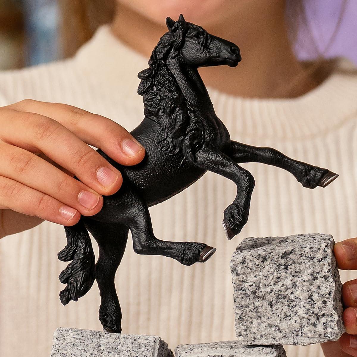 Figura de Caballo Frisón Schleich 15.5 cm Juguete Realista