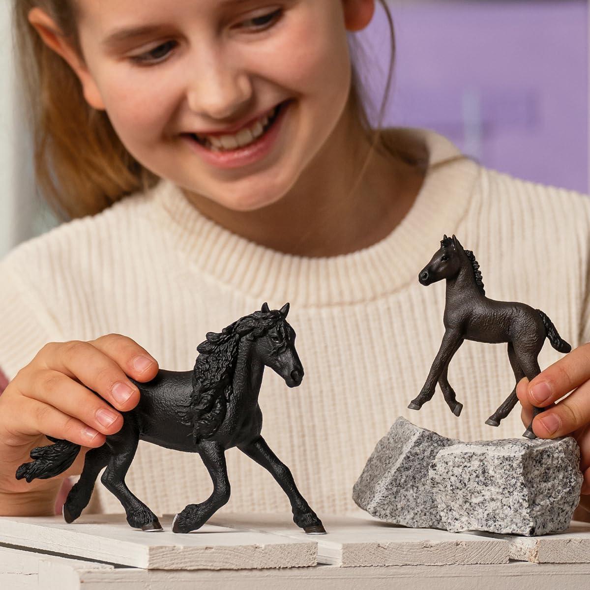Figura de Caballo Frisón Schleich 15.5 cm Juguete Realista