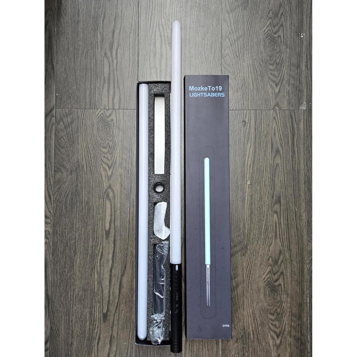 Sable de Luz RGB MozkeTo19 23" 15 Colores 4 Modos Recargable