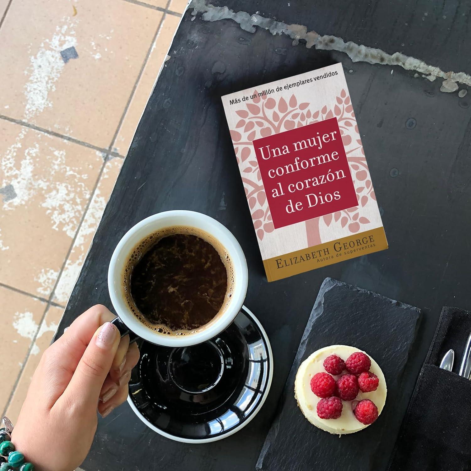 Una Mujer Conforme al Corazón de Dios | Sabiduría Práctica Para la Mujer (Spanish Edition)