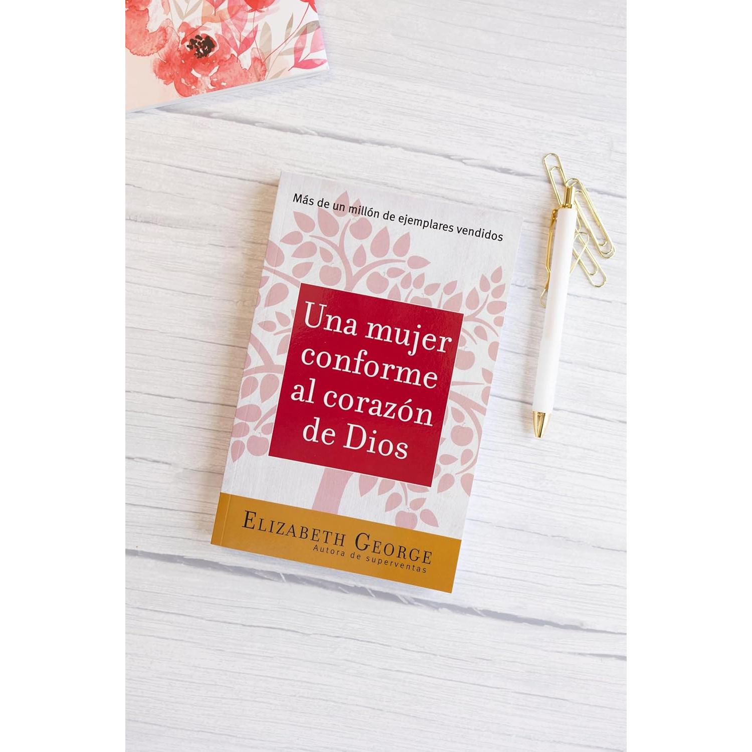 Una Mujer Conforme al Corazón de Dios | Sabiduría Práctica Para la Mujer (Spanish Edition)