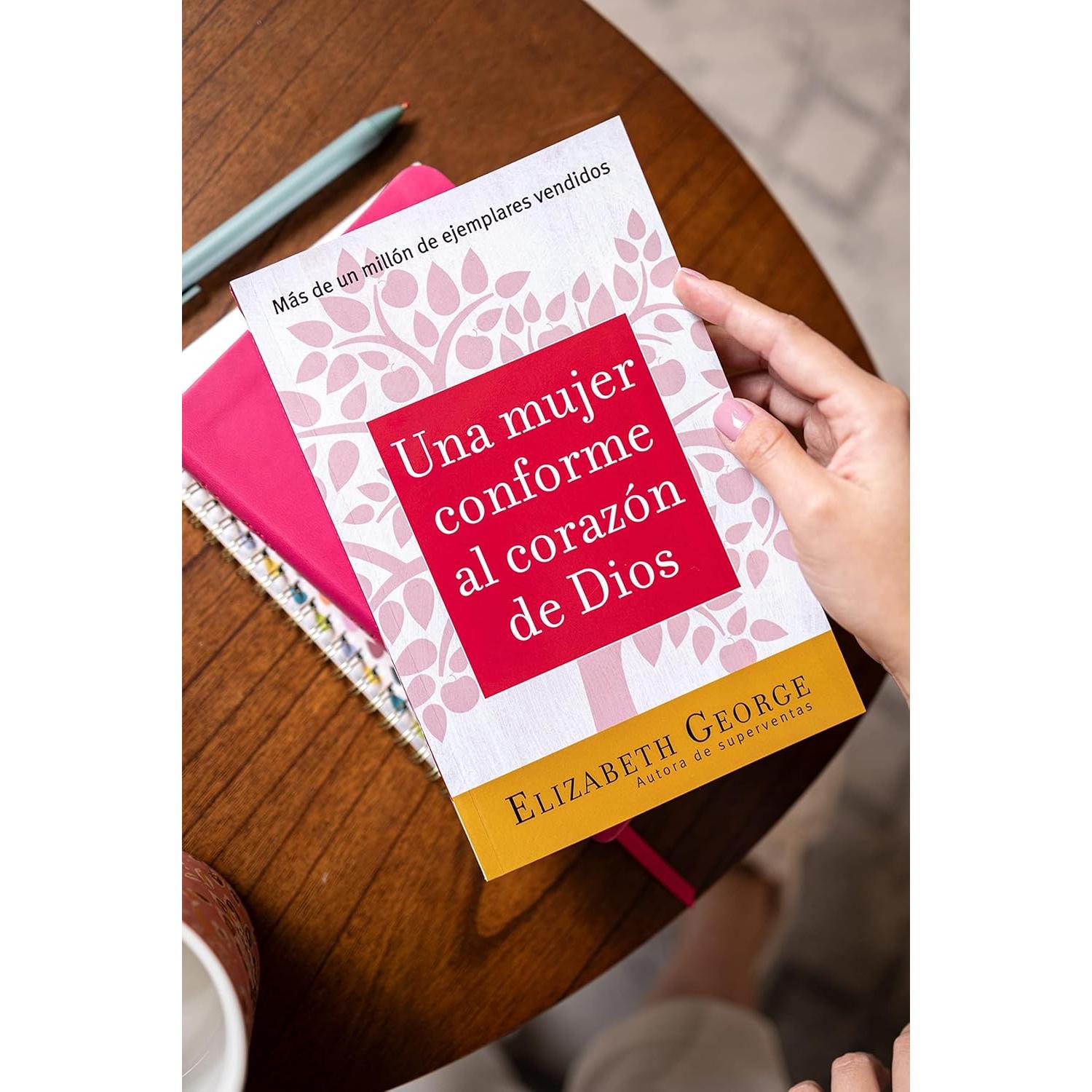 Una Mujer Conforme al Corazón de Dios | Sabiduría Práctica Para la Mujer (Spanish Edition)