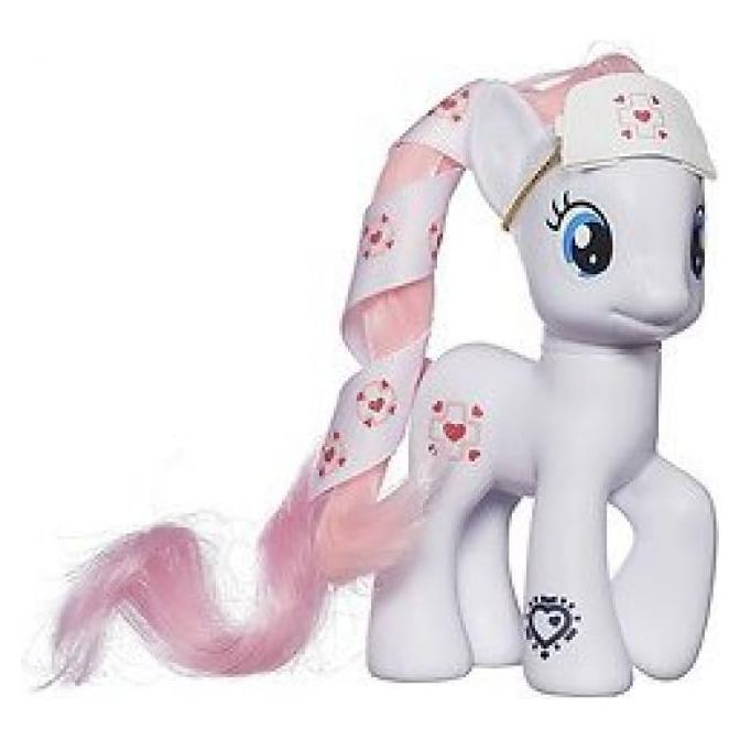 My Little Pony Nurse Red Heart Pony