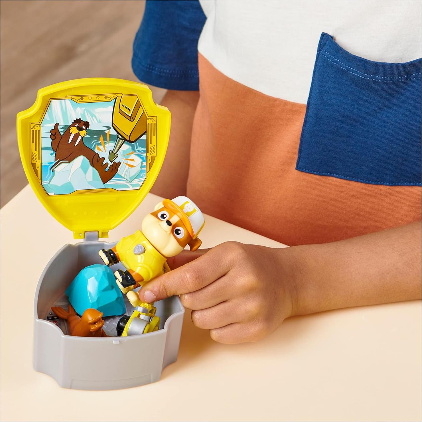 Figura de acción Paw Patrol Rubble con dron y plataforma