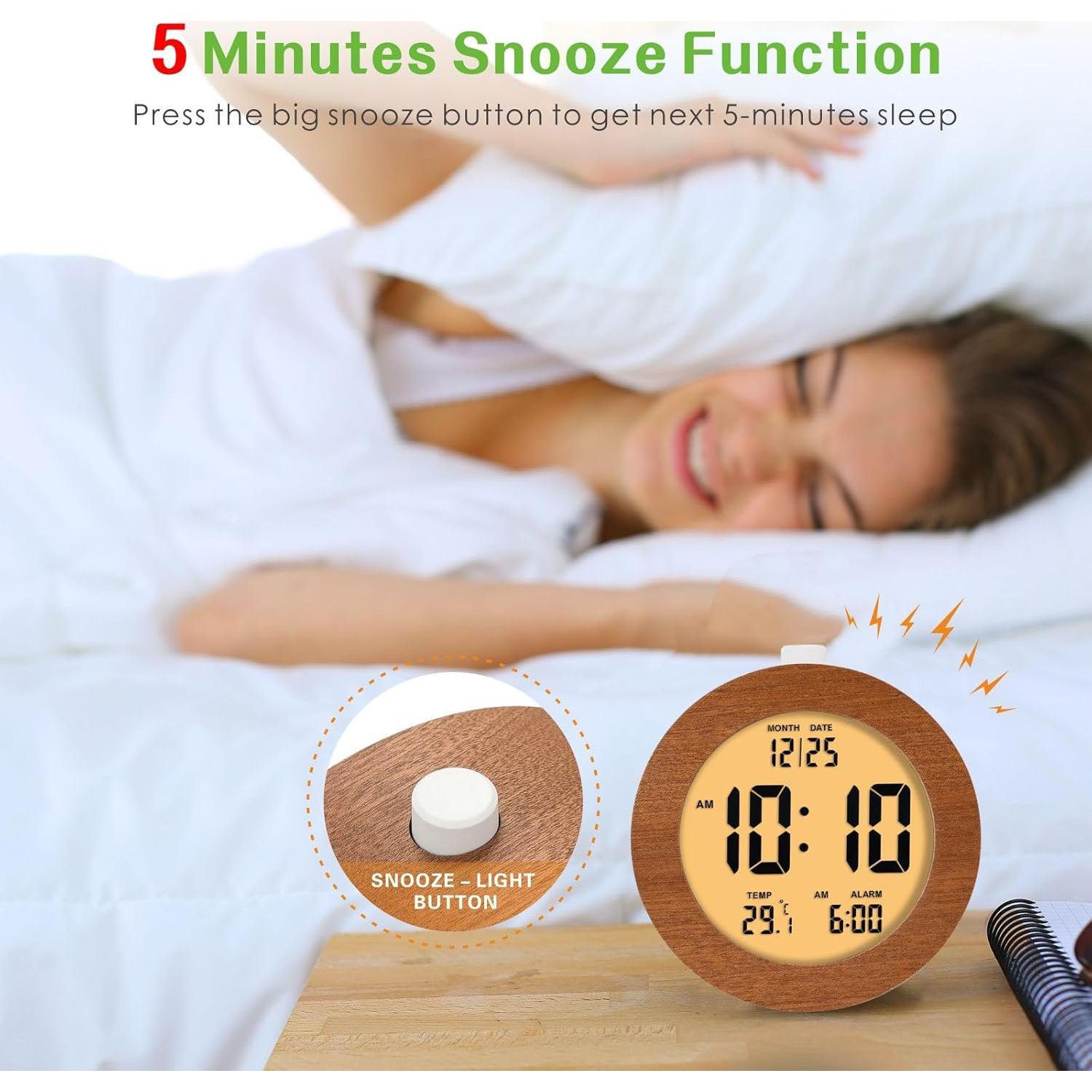 Reloj Despertador Digital Plumeet de Madera Sapele 10.4 cm