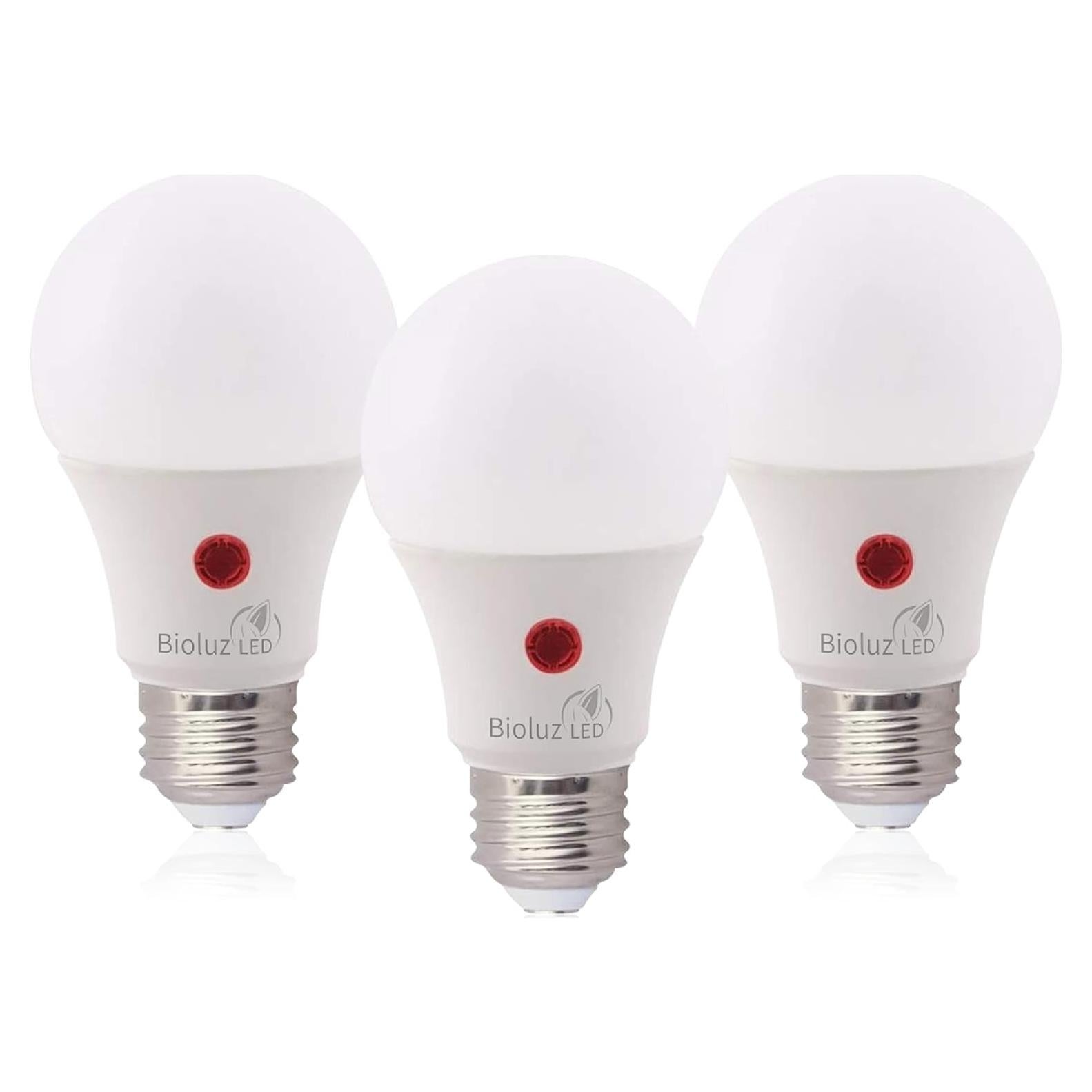Bombillas LED Bioluz Dusk to Dawn 9W 3000K Paquete de 3