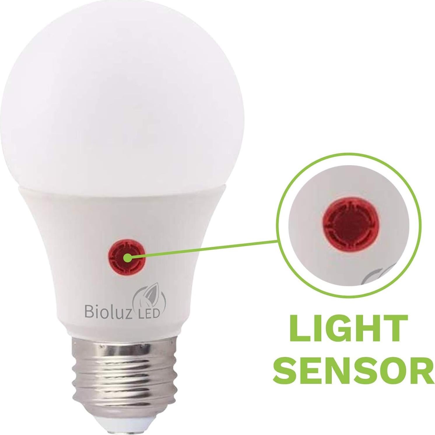 Bombillas LED Bioluz Dusk to Dawn 9W 3000K Paquete de 3