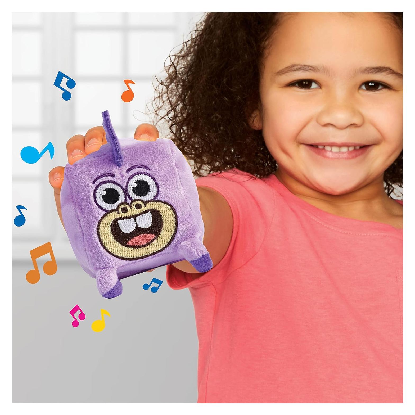 Cubo de Canción Chucks Baby Shark - Peluche Musical 8.9 cm