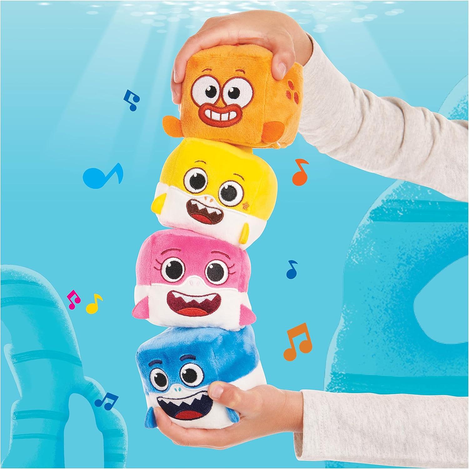 Cubo de Canción Chucks Baby Shark - Peluche Musical 8.9 cm