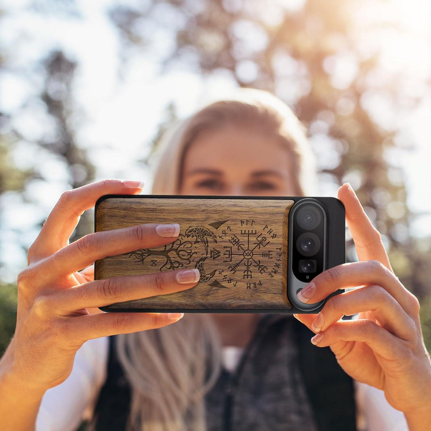 Funda de Madera Carveit para Google Pixel 9 Pro XL - Vegvisir