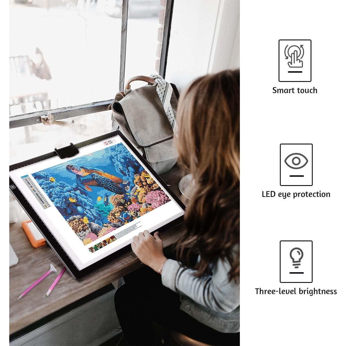 Caja de Luz LED A3 VKTEKLAB Recargable con Soporte y Clip