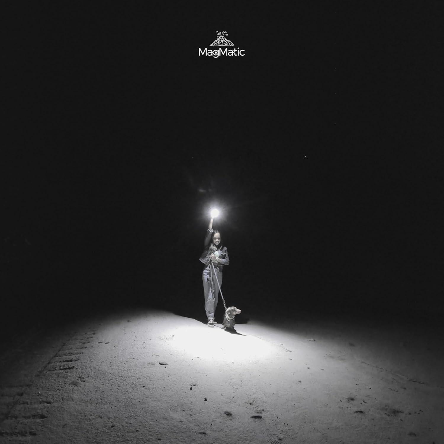 Linterna Mini Recargable MAGMATIC 900 Lúmenes - Brilla en la Oscuridad