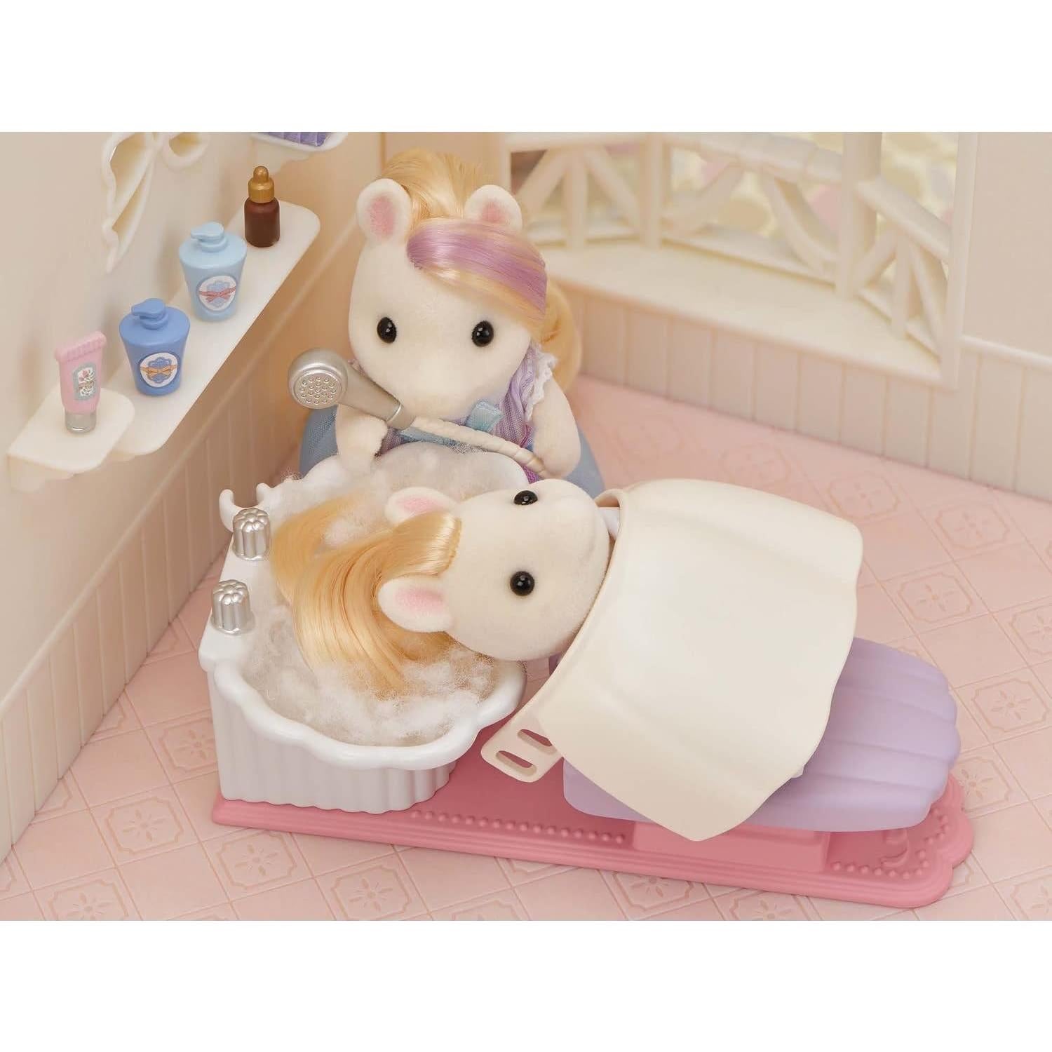 Salón de Peluquería Elegante Calico Critters con 40 Accesorios