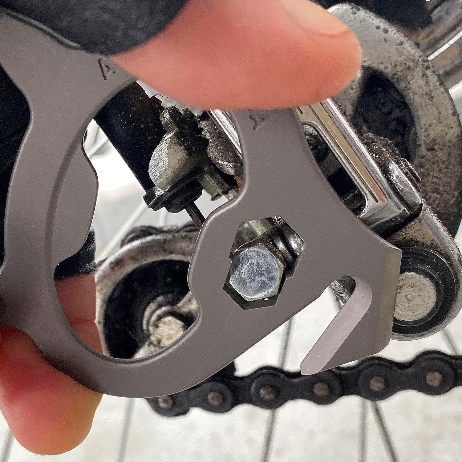 Multiherramienta de llavero 7 en 1 Angry Panda - Acero Inoxidable