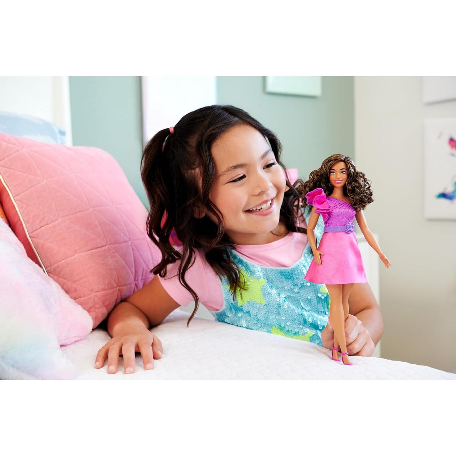 Muñeca Barbie Fashionistas Curvy #225 con Vestido Rosa