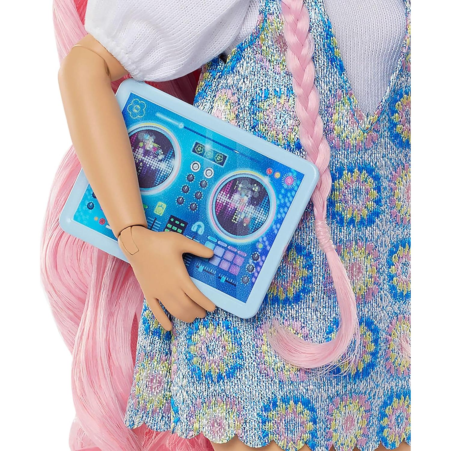 Muñeca Barbie Dream Besties Daisy Jean con Accesorios Musicales