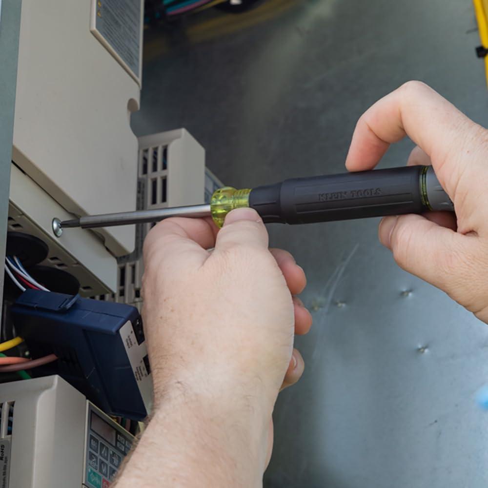 Destornillador de Precisión Klein Tools 27-en-1 para Apple