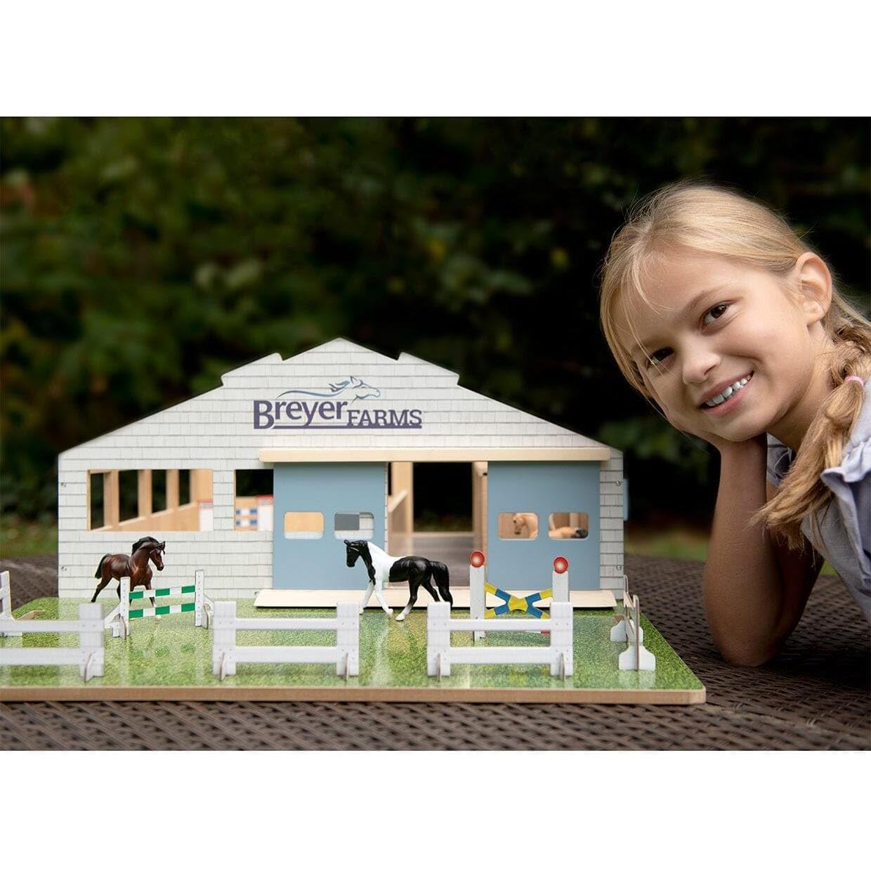 Establo Arena Deluxe Breyer Horses 24 Piezas 61.6x55.9 cm