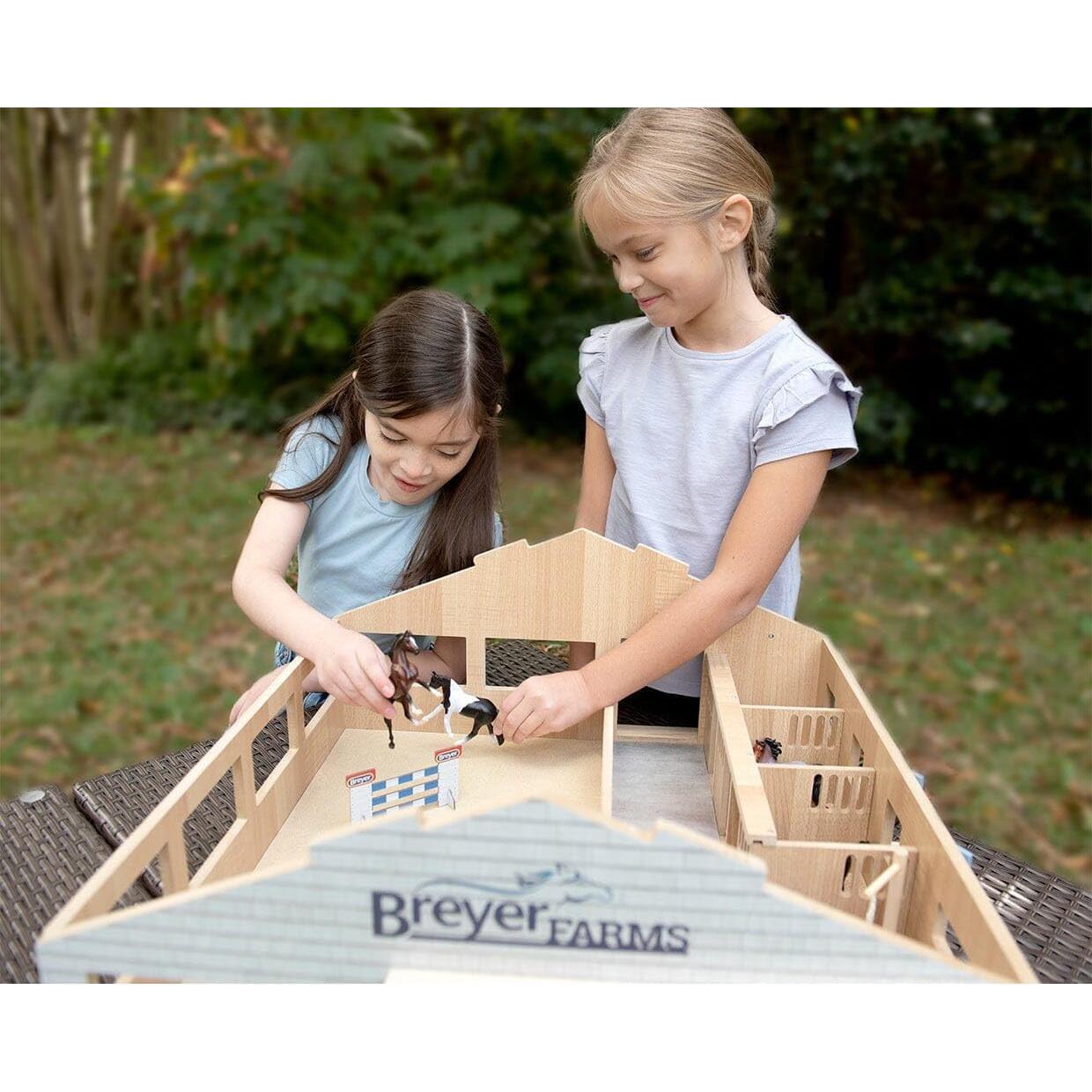 Establo Arena Deluxe Breyer Horses 24 Piezas 61.6x55.9 cm