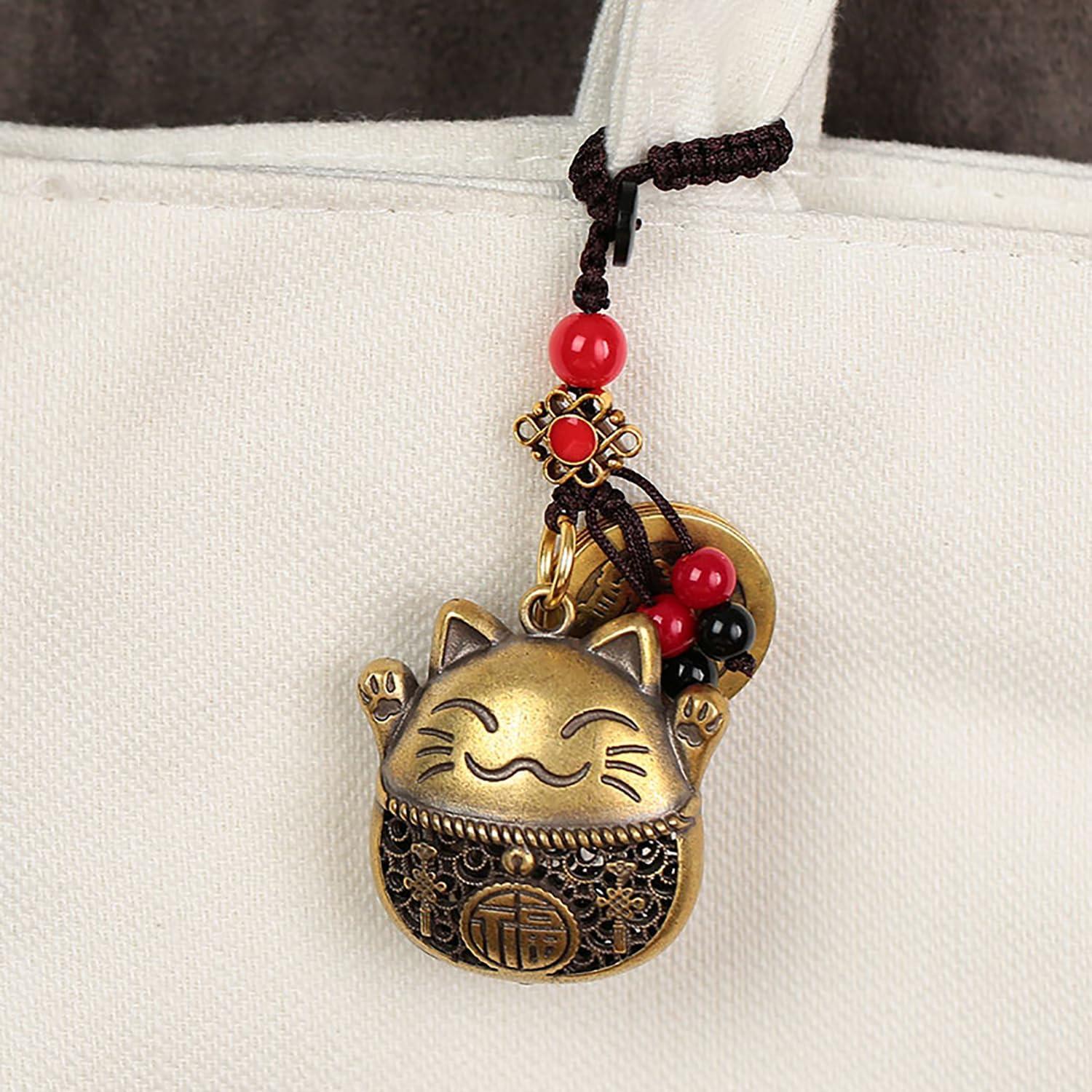 Llave de gato de la suerte Maneki Neko de latón con monedas Feng Shui
