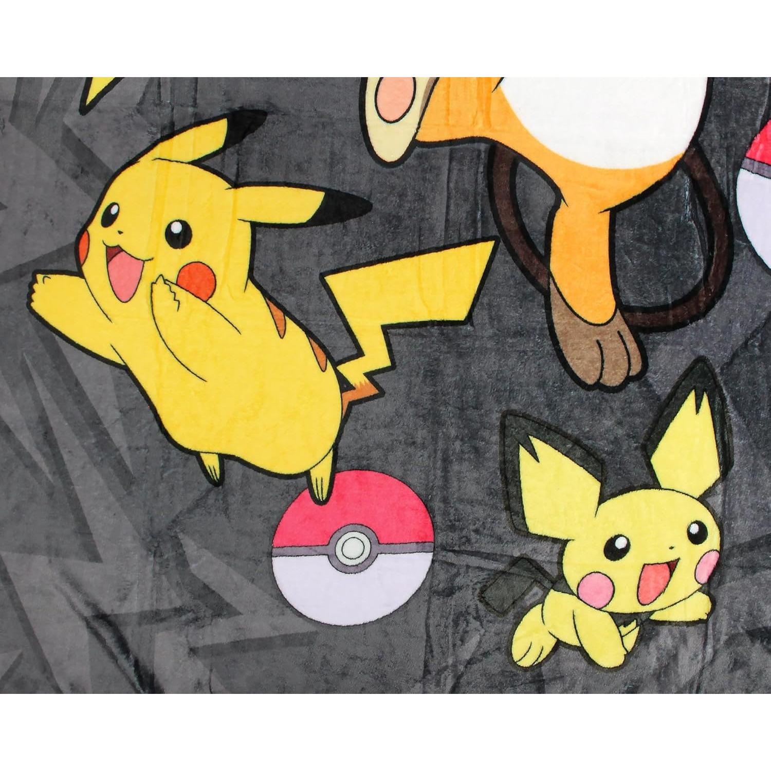 Manta de Lanzamiento Pokemon Pikachu Evoluciones 117x153cm