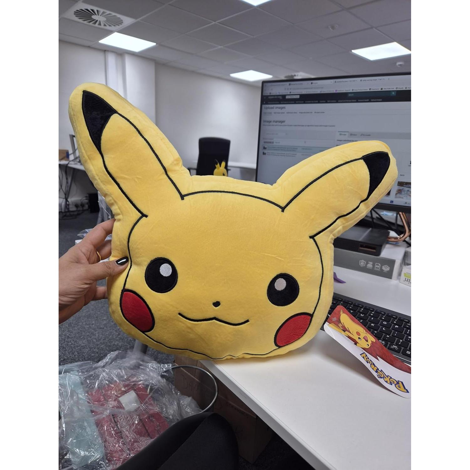 Cojín de Peluche 3D Pikachu Halentex 47x47cm Suave Anime