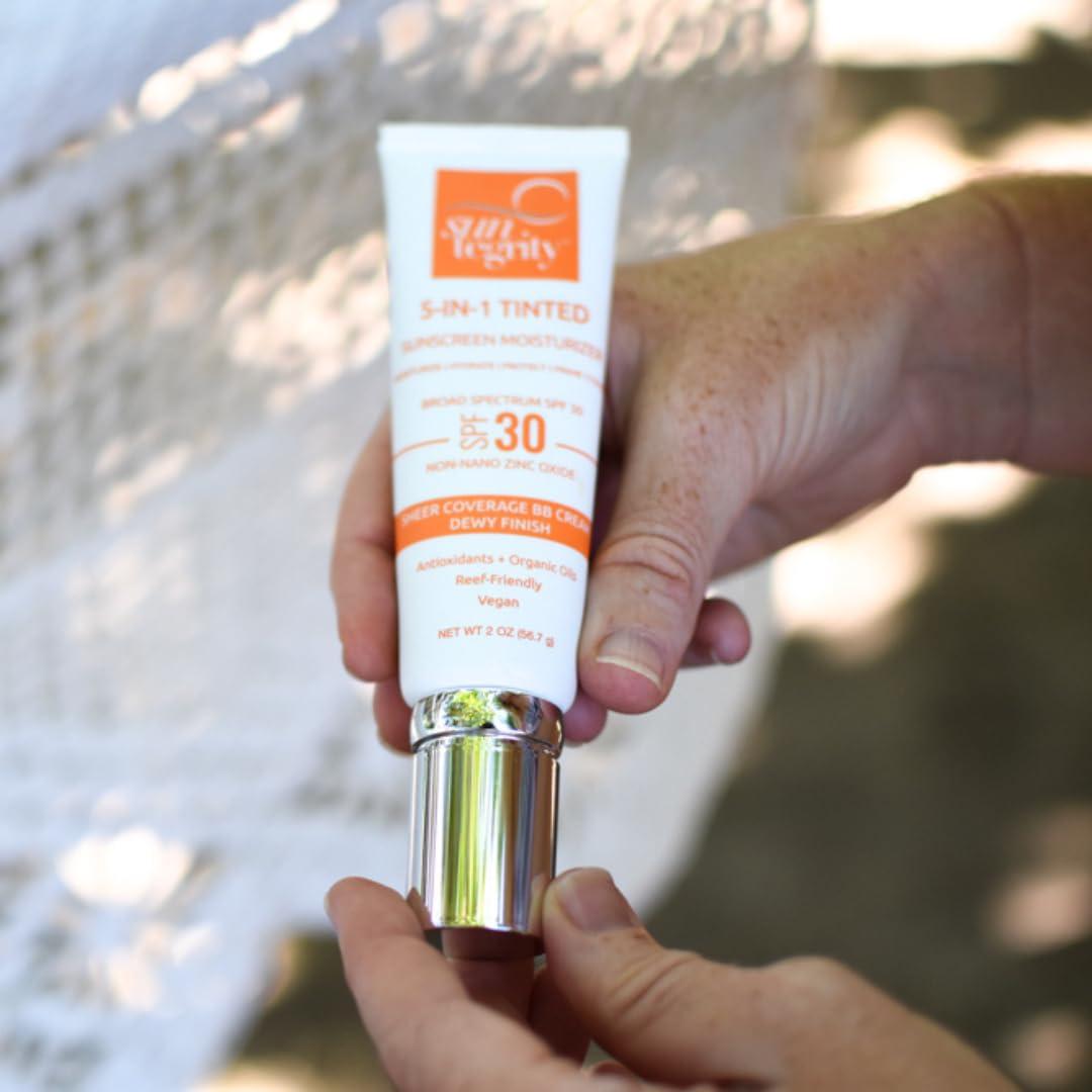 Protector Solar Mineral Tinteado Suntegrity 5 en 1 SPF 30 - Claro