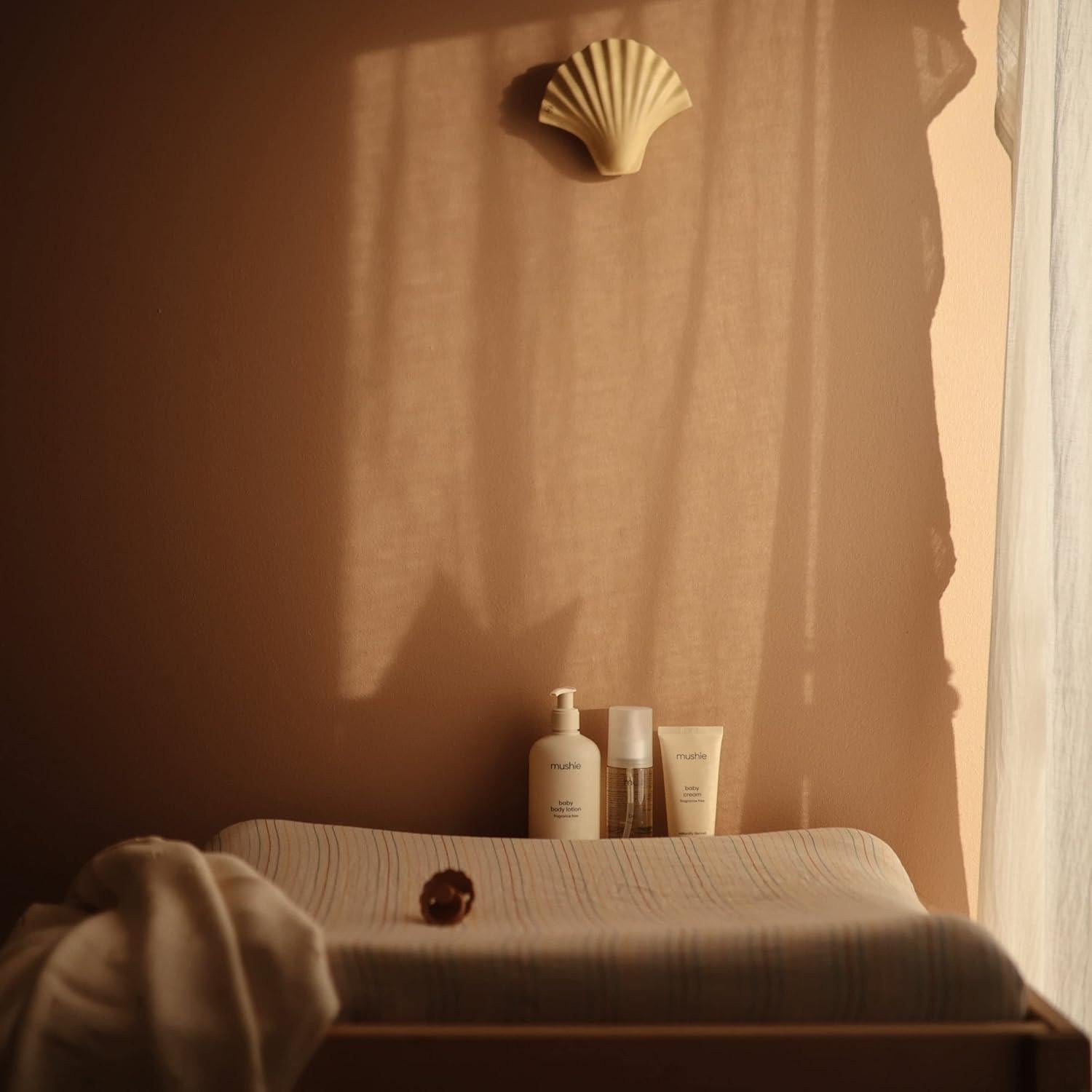 Loción Corporal Orgánica para Bebés Mushie 400 mL Sin Fragancia