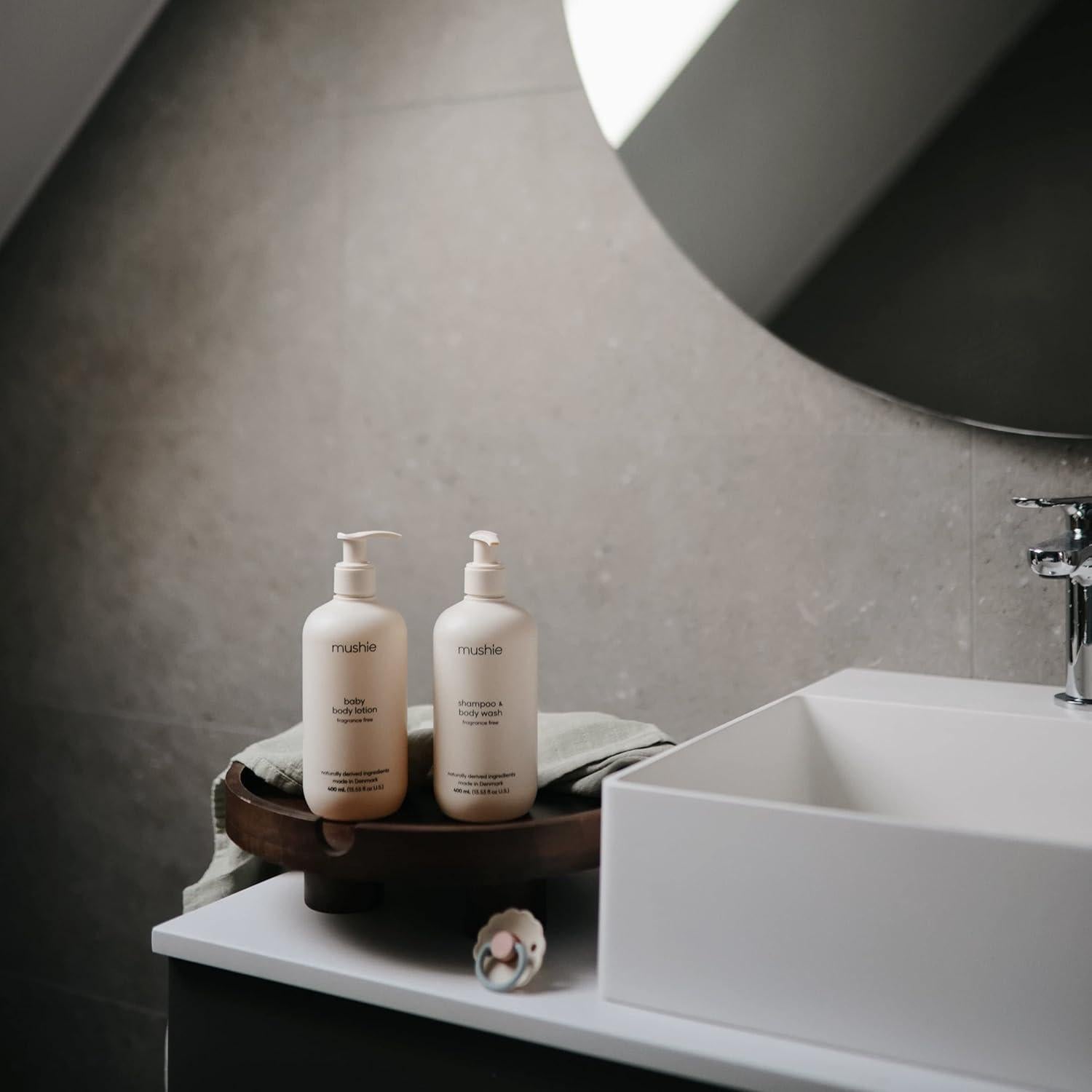 Loción Corporal Orgánica para Bebés Mushie 400 mL Sin Fragancia