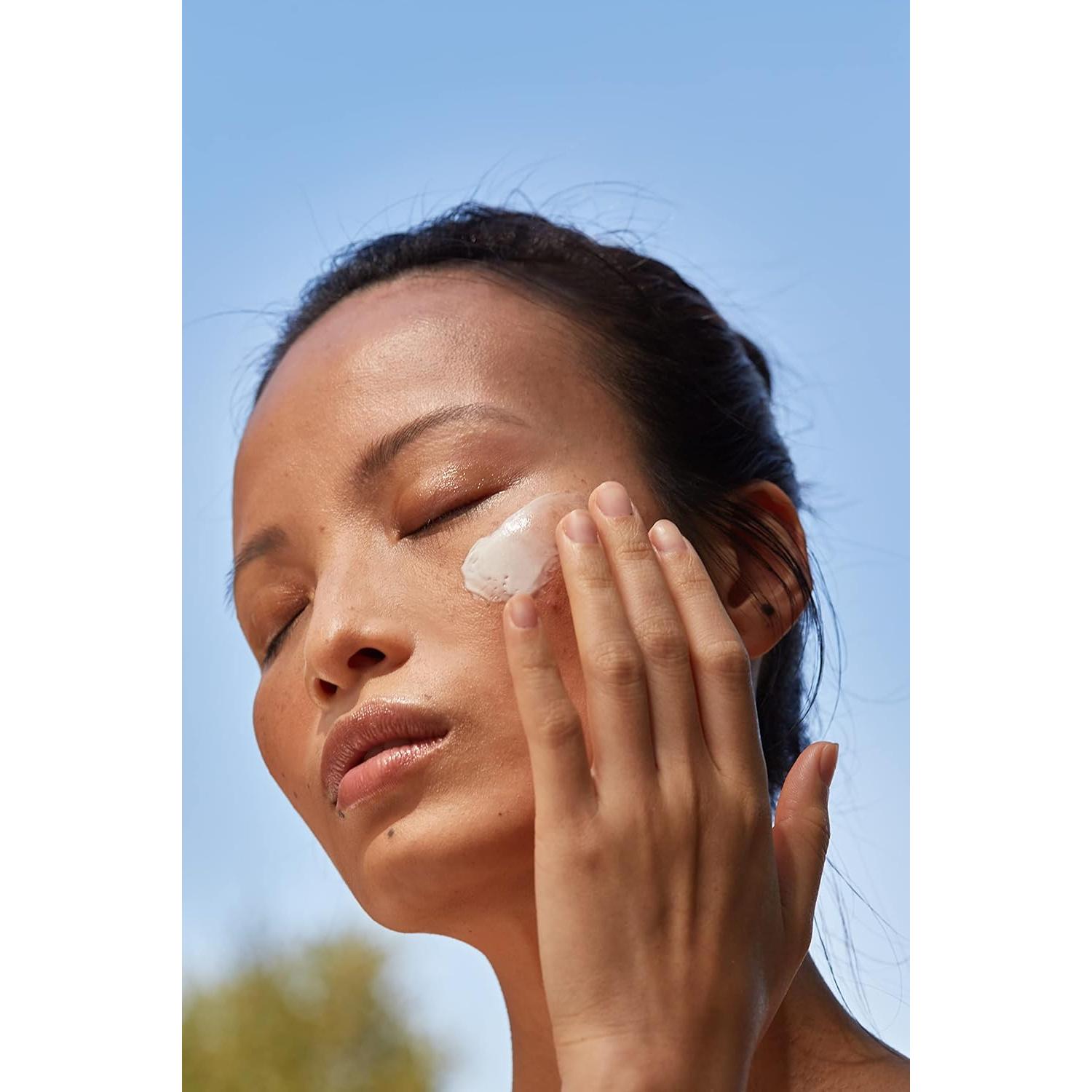 Hidratante Facial LATHER Almendra Dulce 59 ml - Todo Tipo de Piel