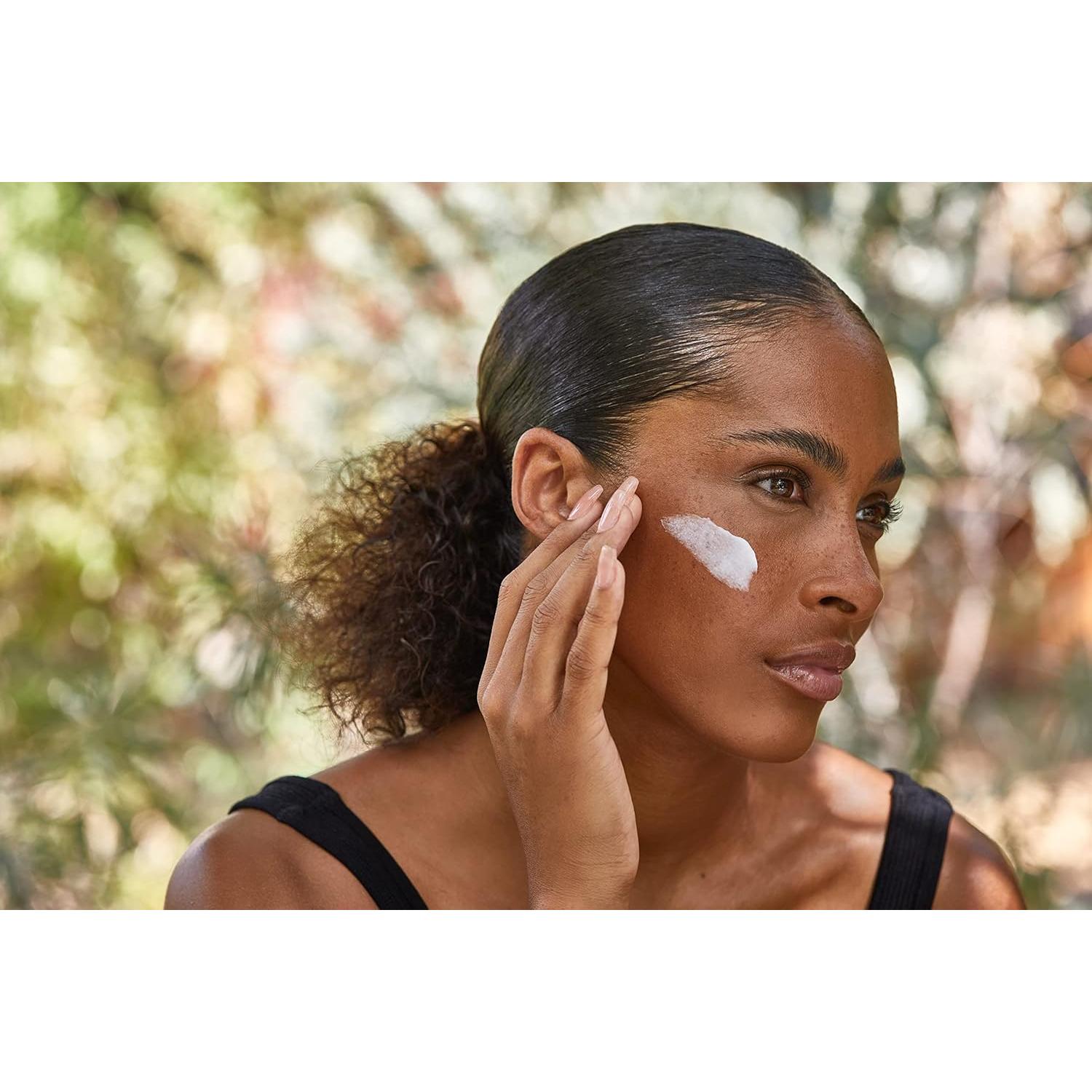 Hidratante Facial LATHER Almendra Dulce 59 ml - Todo Tipo de Piel