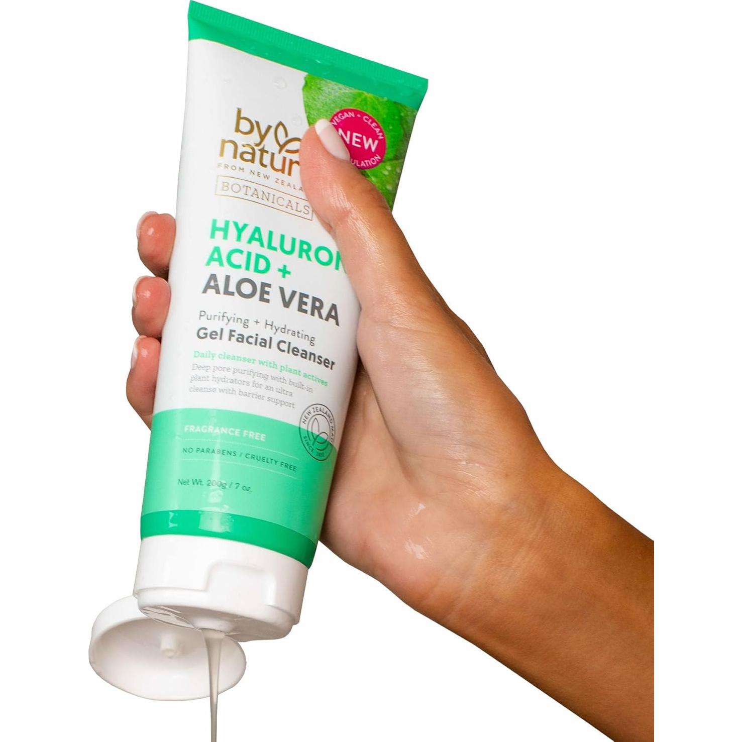 Limpiador Facial Gel Por Naturaleza 198.4g Ácido Hialurónico Aloe Vera