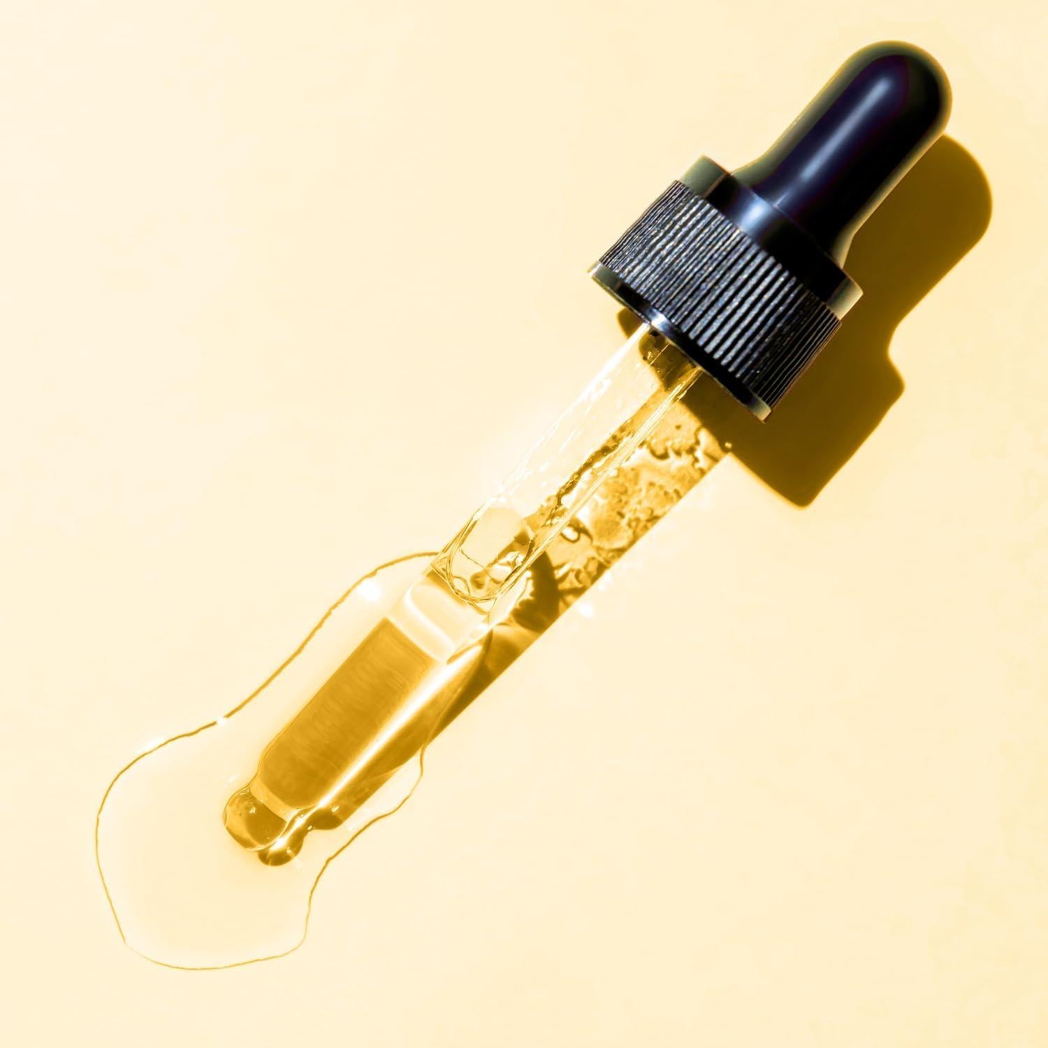 Suero Iluminador de Vitamina C Amazon Basics 29.57 ml