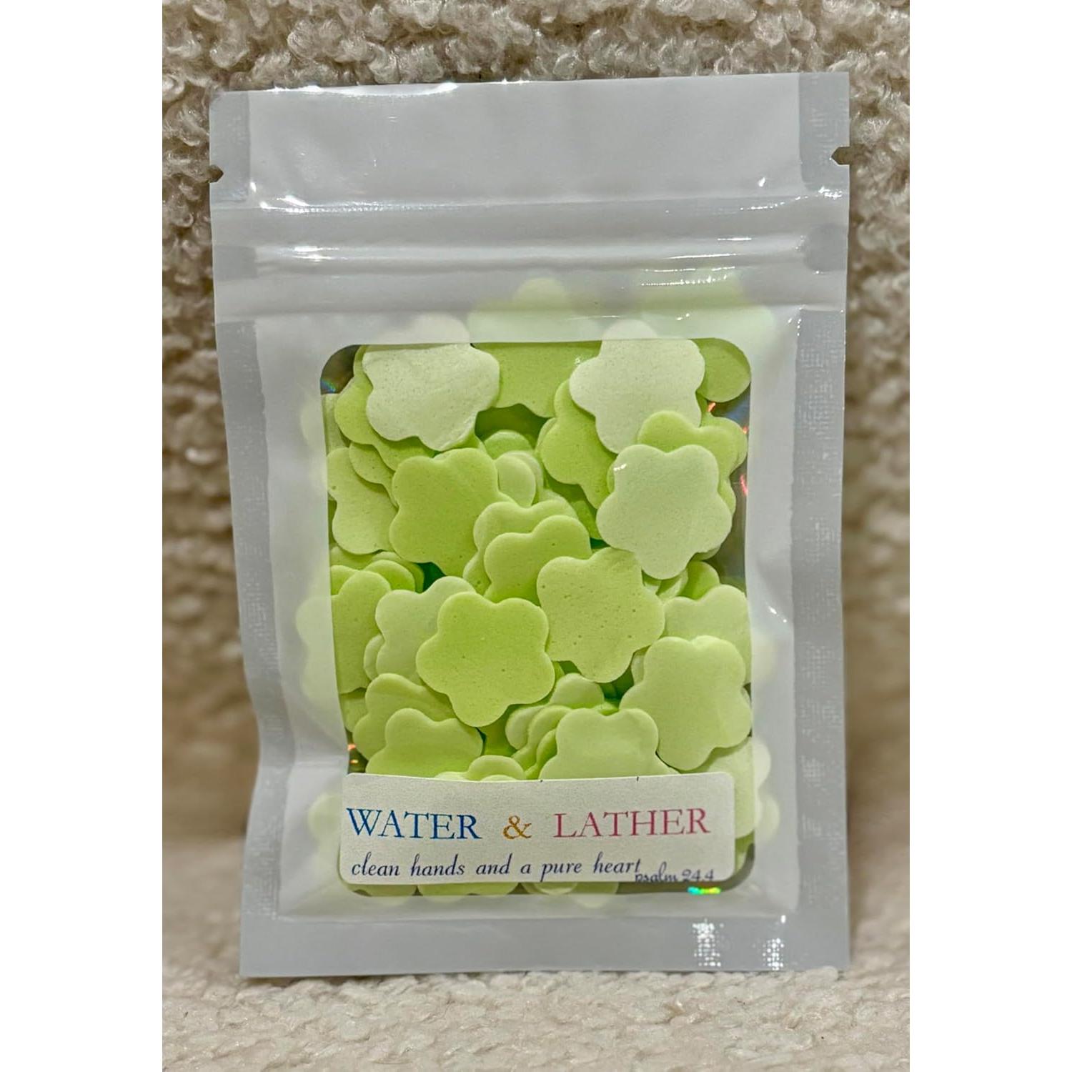 Jabón de Matcha Verde SHA SHA - Pétalos Hidratantes 10.16cm