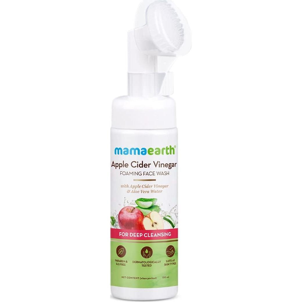 Jabón Espumoso Ubtan Mamaearth 150ml con Cepillo Silicona