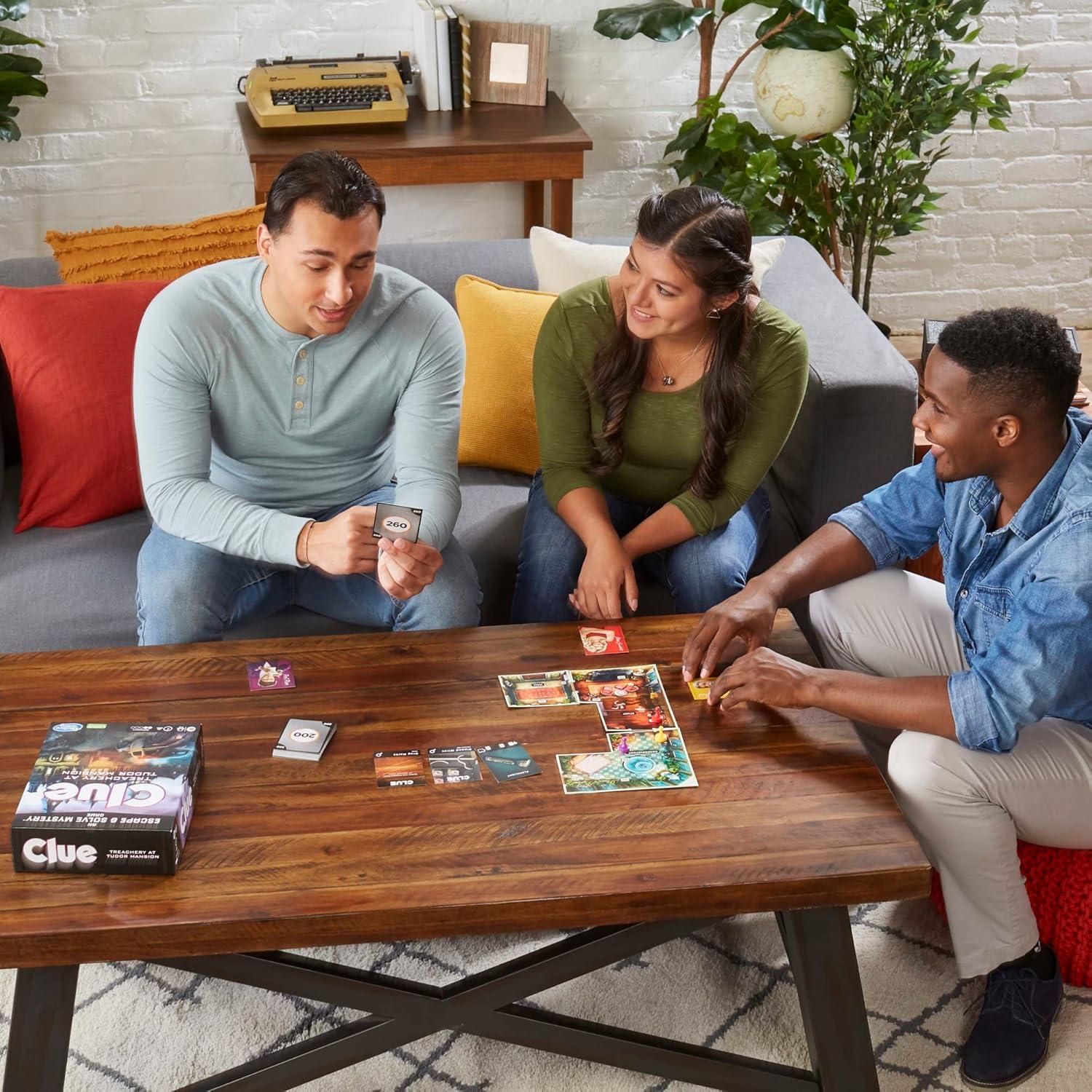 Juego de Mesa Clue Hasbro Traición en la Mansión Tudor