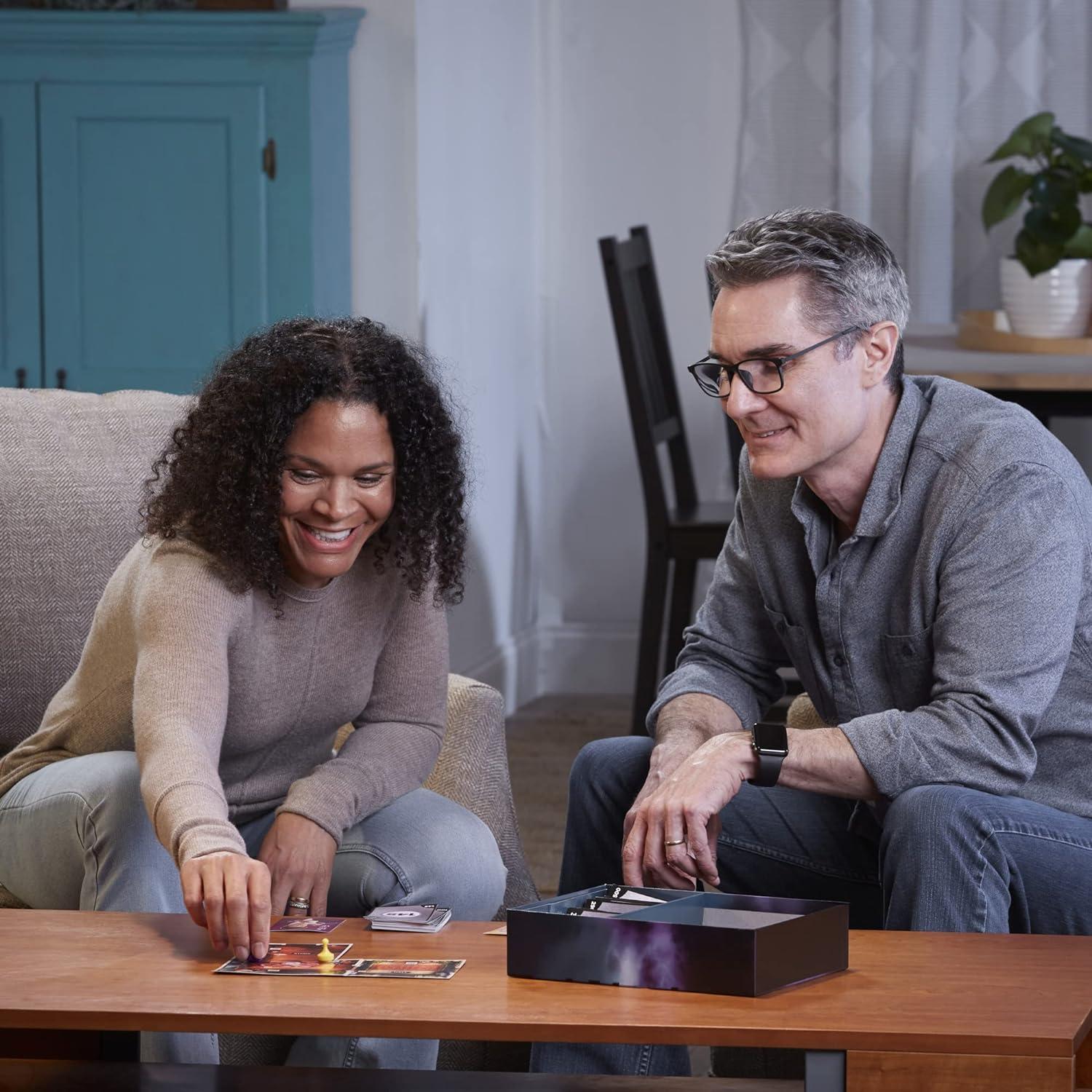 Juego de Mesa Clue Hasbro Traición en la Mansión Tudor