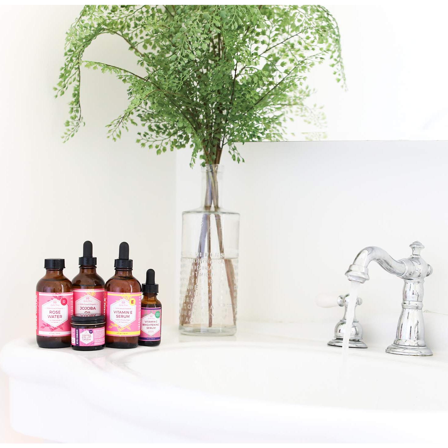 Suero Iluminador de Vitamina C Leven Rose 29.57 ml Antienvejecimiento