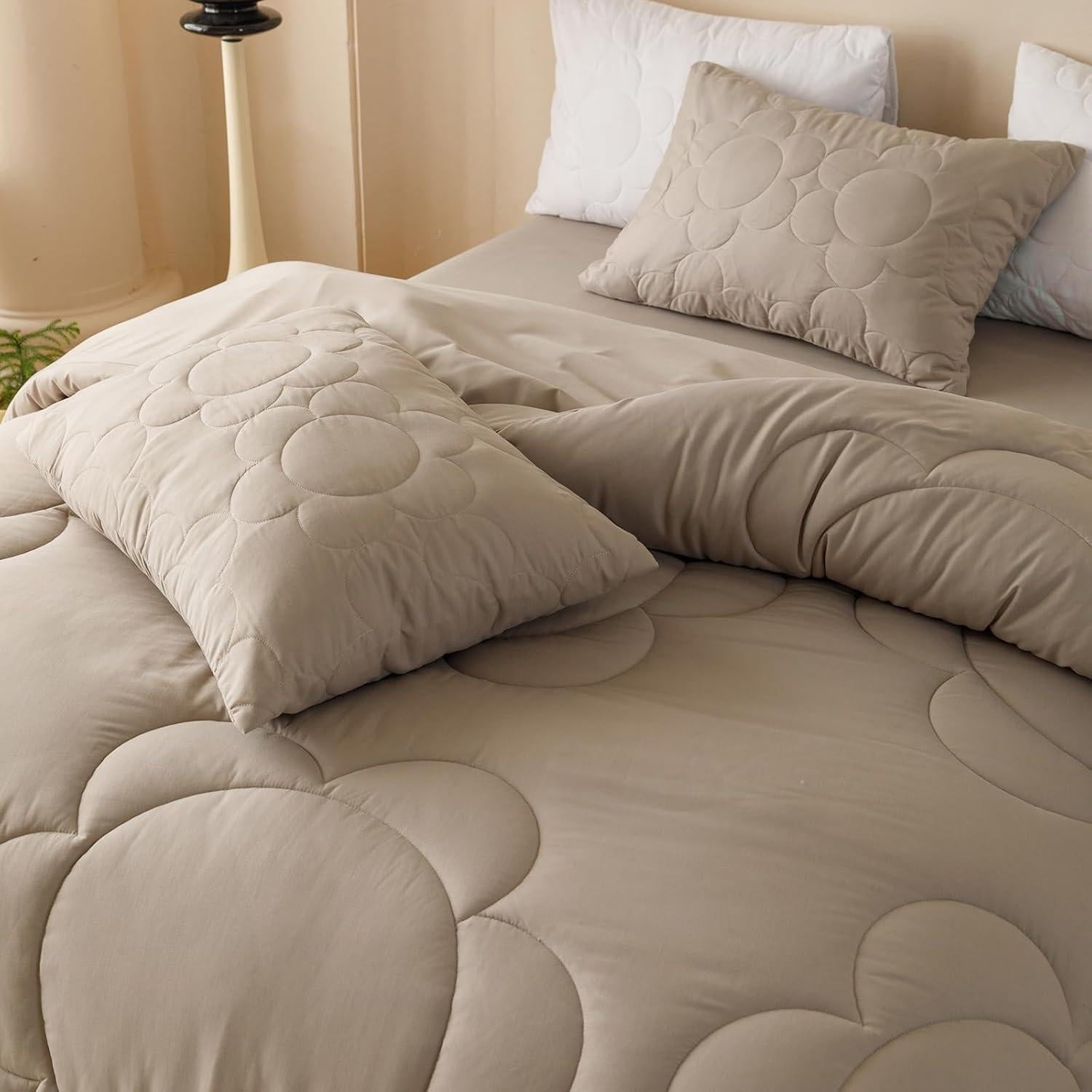 Juego de Edredón Luxlovery Reina 3 Pzs Microfibra Beige