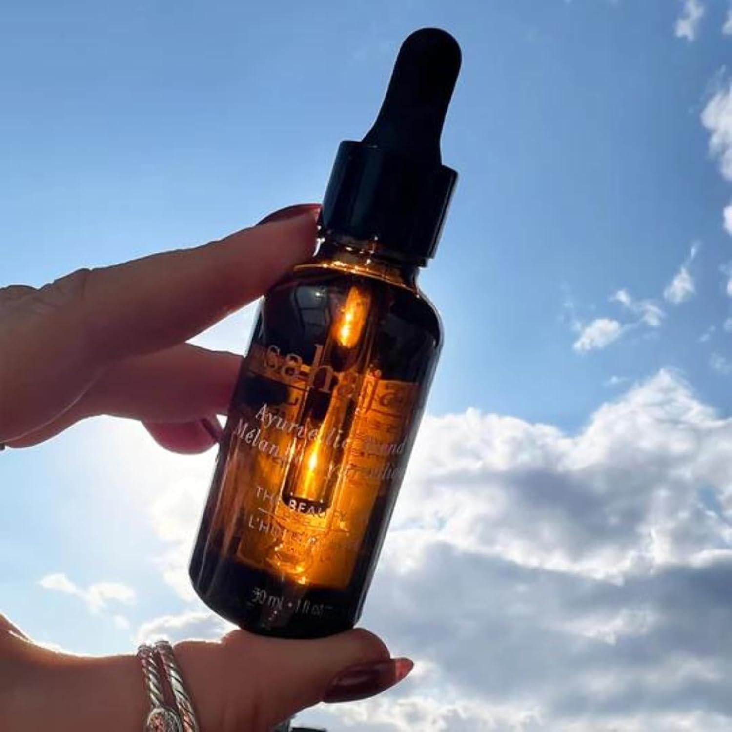 Suero Facial Antienvejecimiento Sahajan 30ml con Vitaminas A, B, C, D