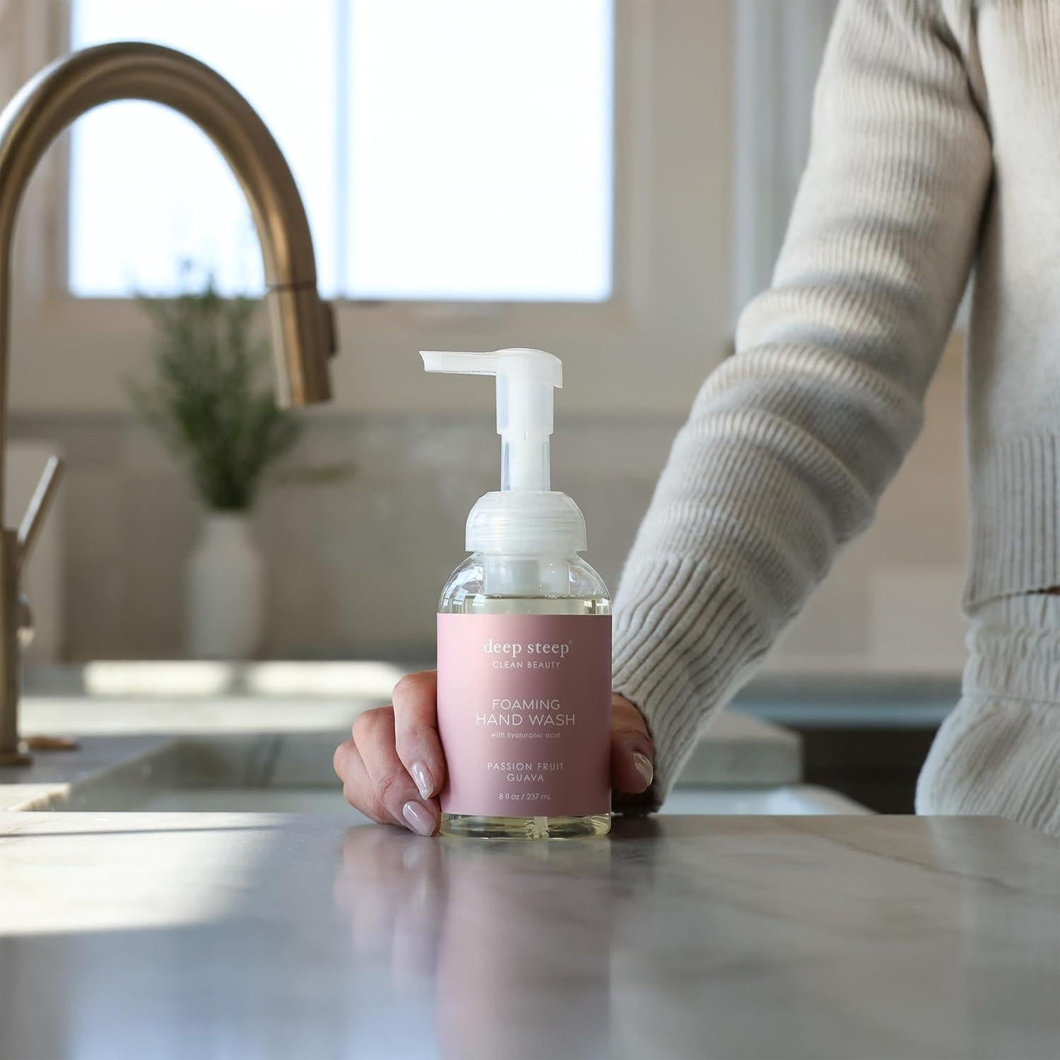 Jabón Espumoso para Manos Deep Steep 226.8 g Fruta de la Pasión y Guayaba