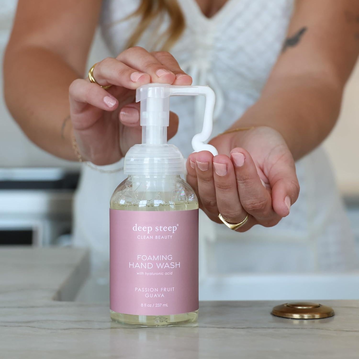 Jabón Espumoso para Manos Deep Steep 226.8 g Fruta de la Pasión y Guayaba