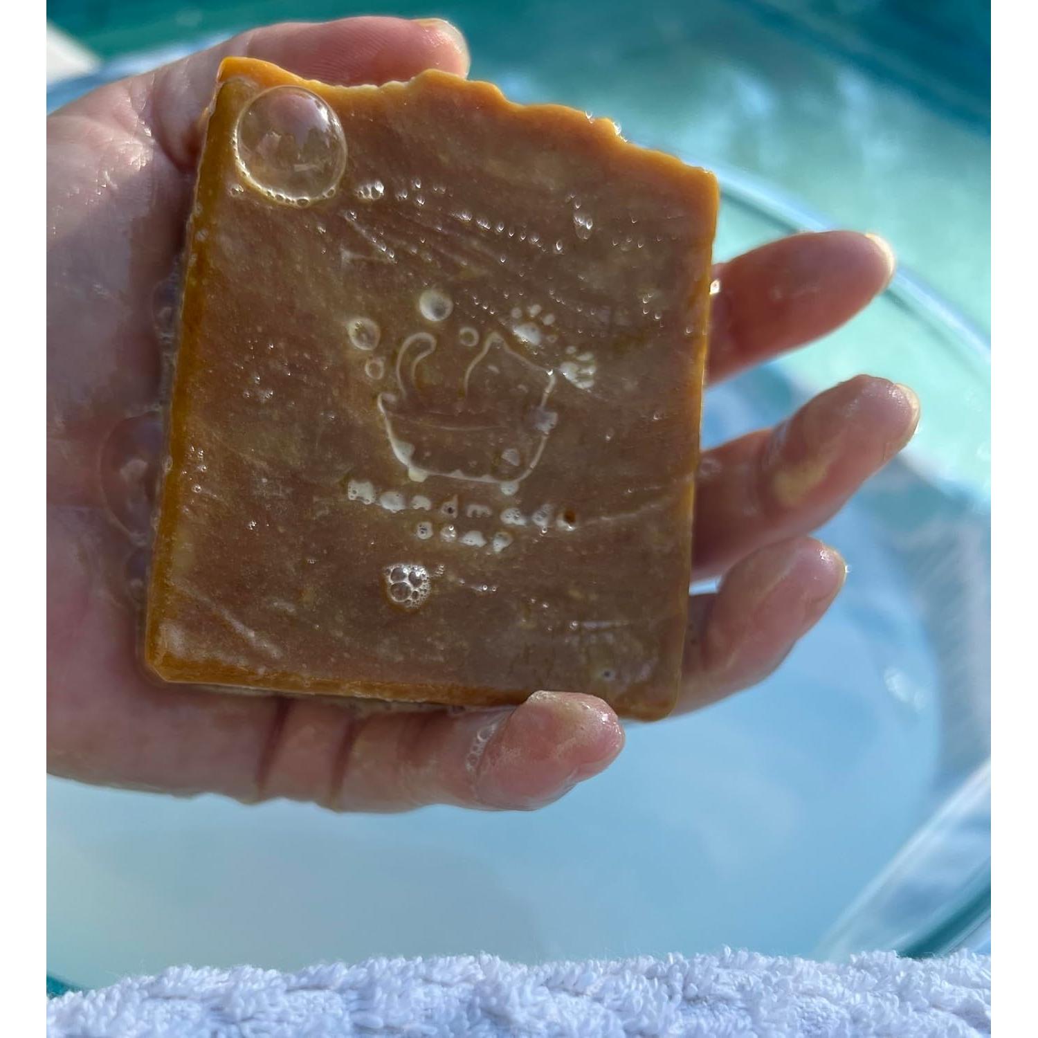 Jabón de Cúrcuma Hecho a Mano Farmhouse Cat 113g Vegano