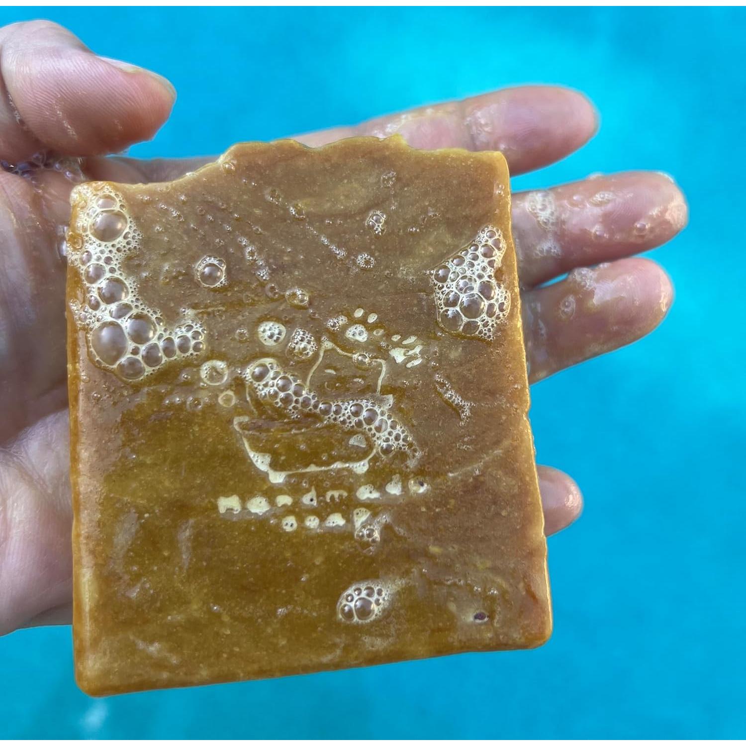 Jabón de Cúrcuma Hecho a Mano Farmhouse Cat 113g Vegano