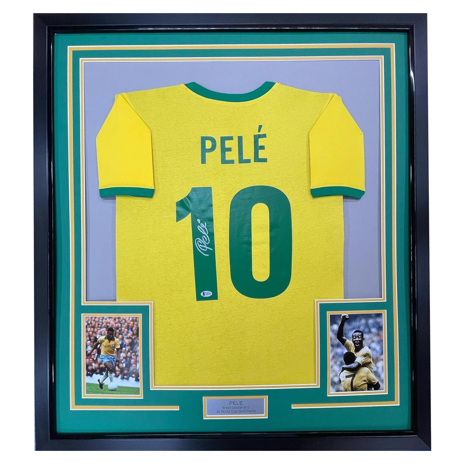 Camiseta de Fútbol Brasil Autografiada de Pelé 89x99 cm