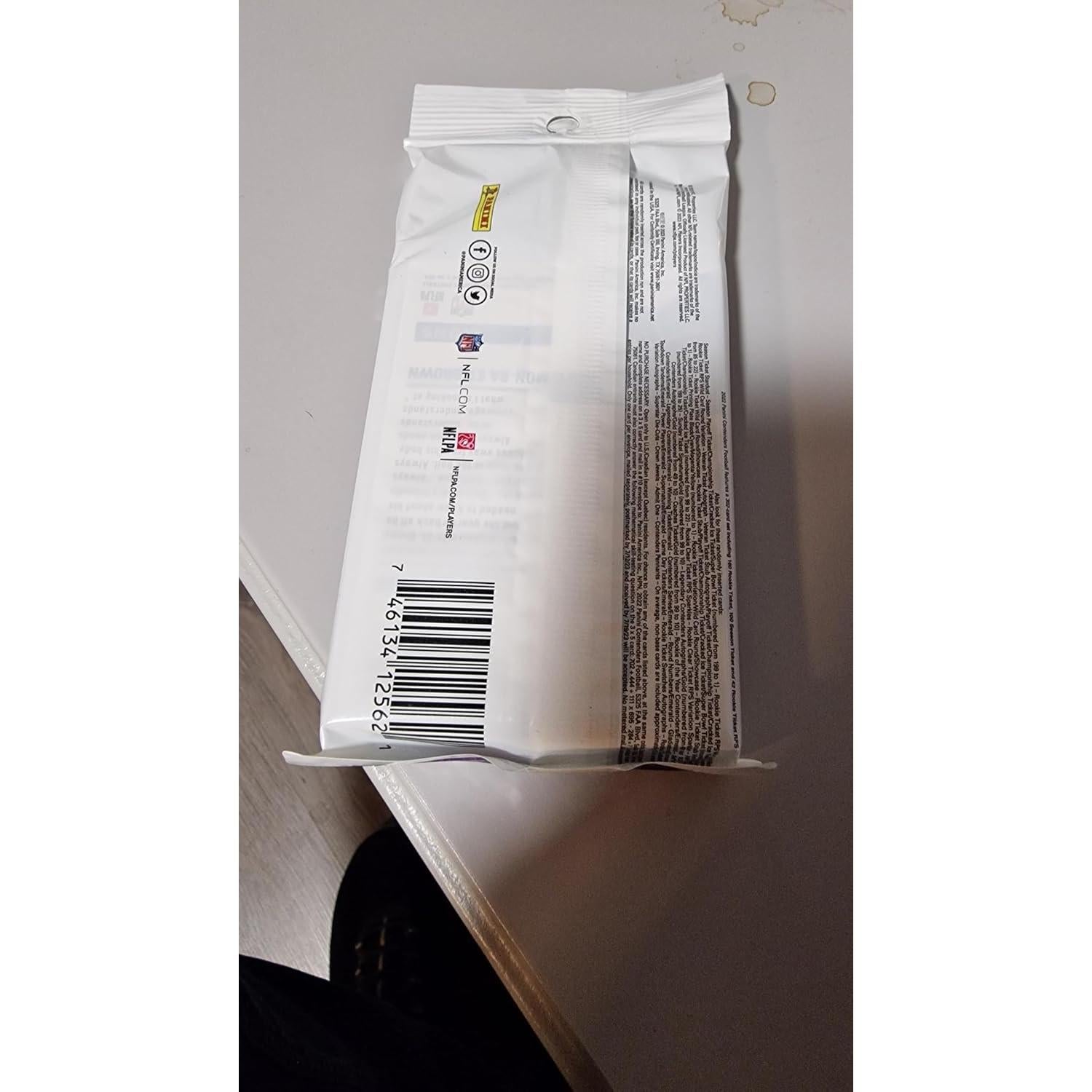 Paquete Jumbo de 22 Tarjetas de Fútbol NFL Panini 2022