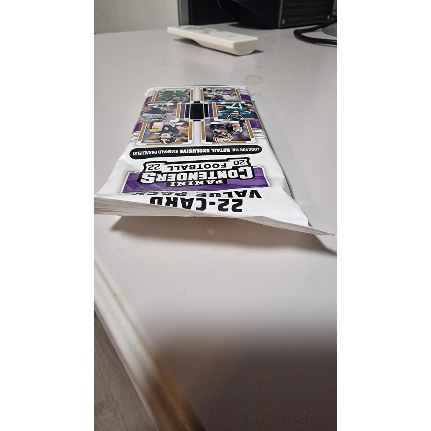 Paquete Jumbo de 22 Tarjetas de Fútbol NFL Panini 2022