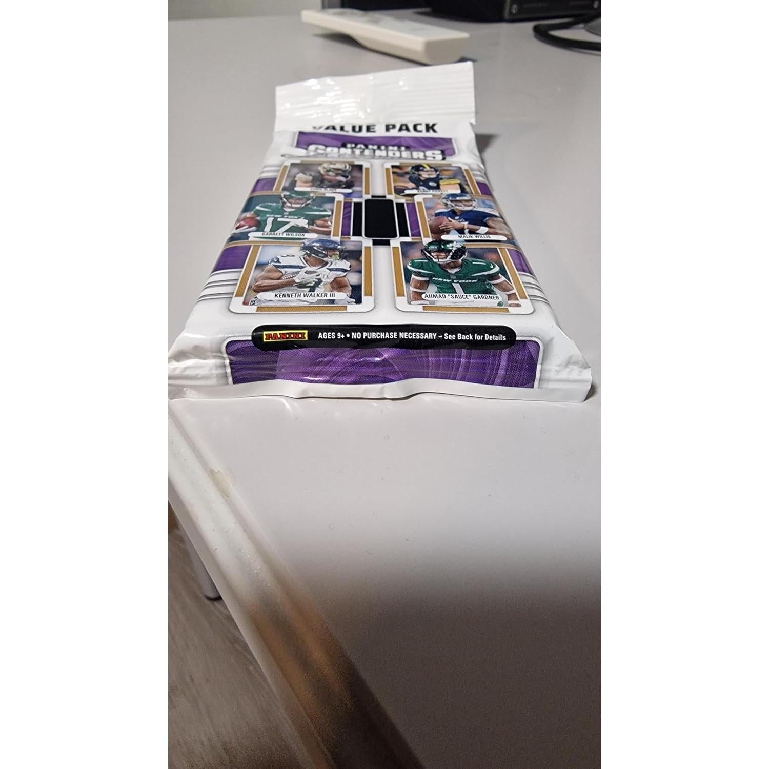 Paquete Jumbo de 22 Tarjetas de Fútbol NFL Panini 2022